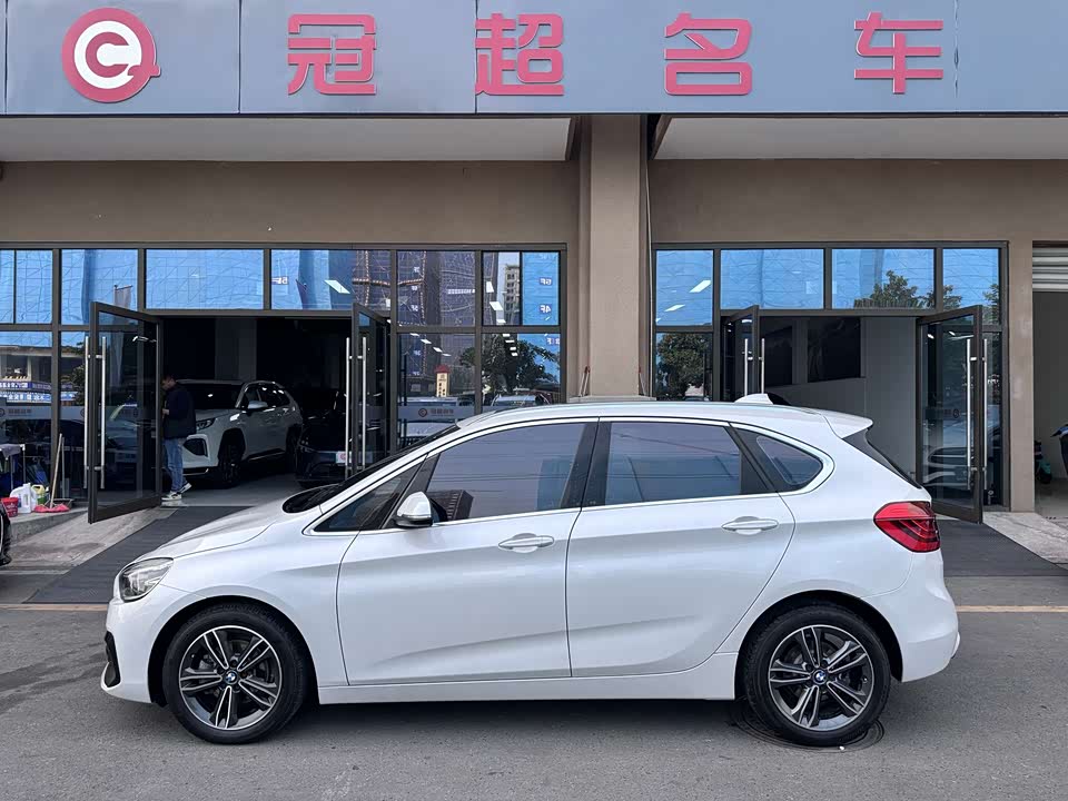 BMW 2 series station wagon