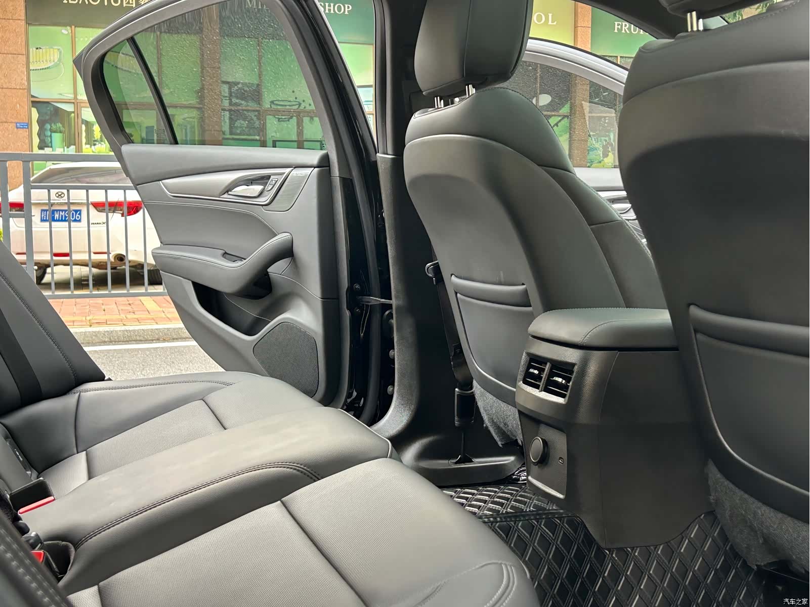 Cadillac CT5, 2025 19