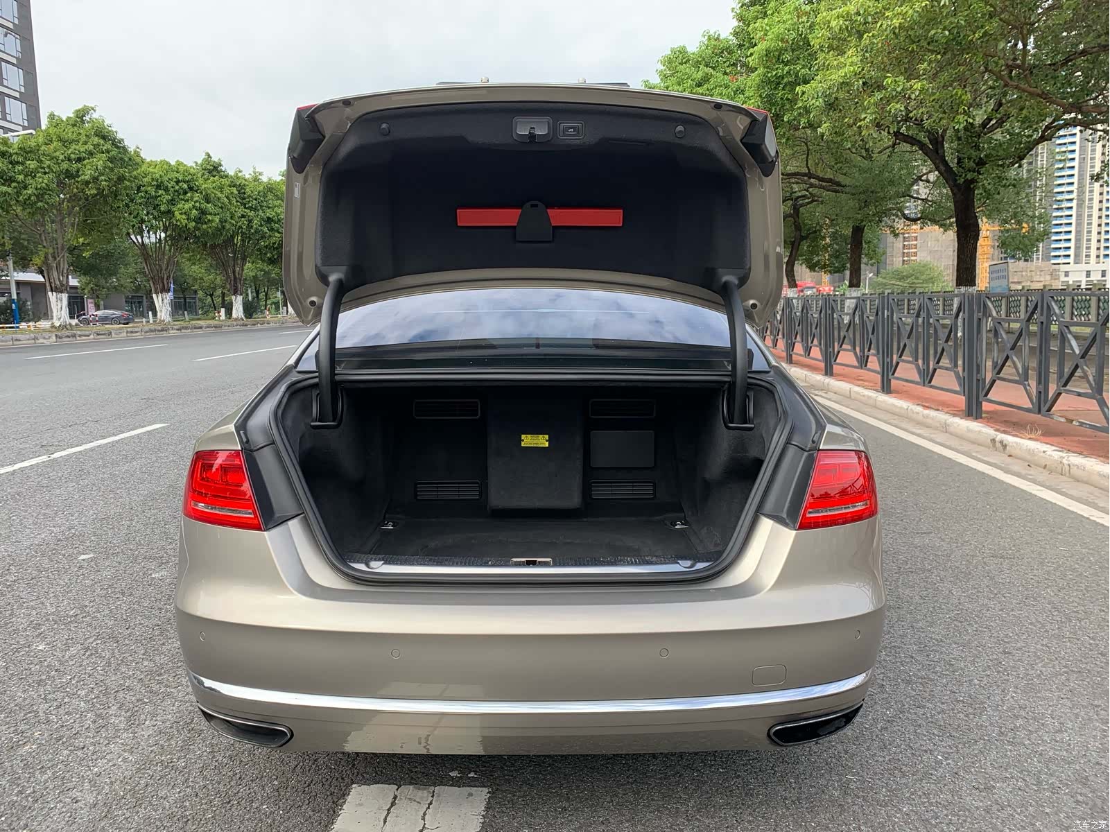 Audi A8L, 2013 7
