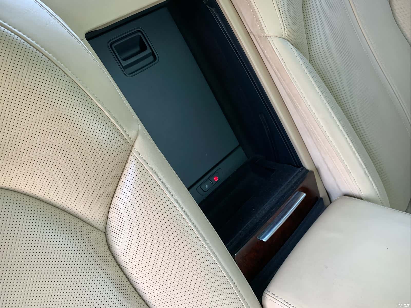 Audi A8L, 2013 32