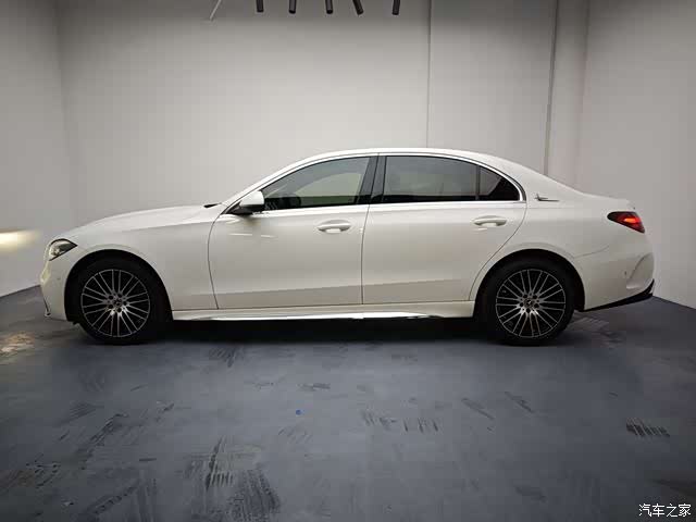 Mercedes-Benz C-Class, 2024 6