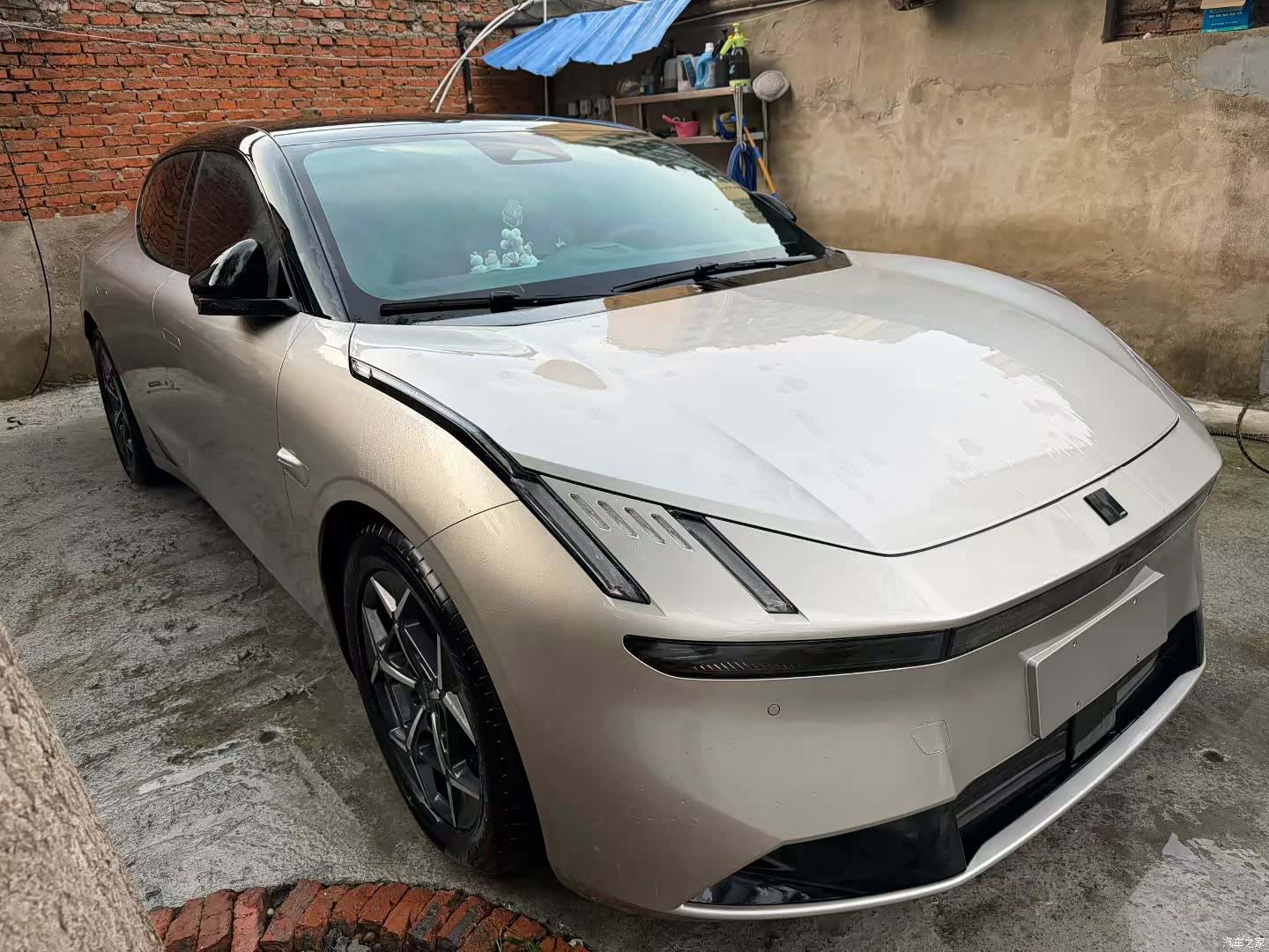 Lynk & Co Z10