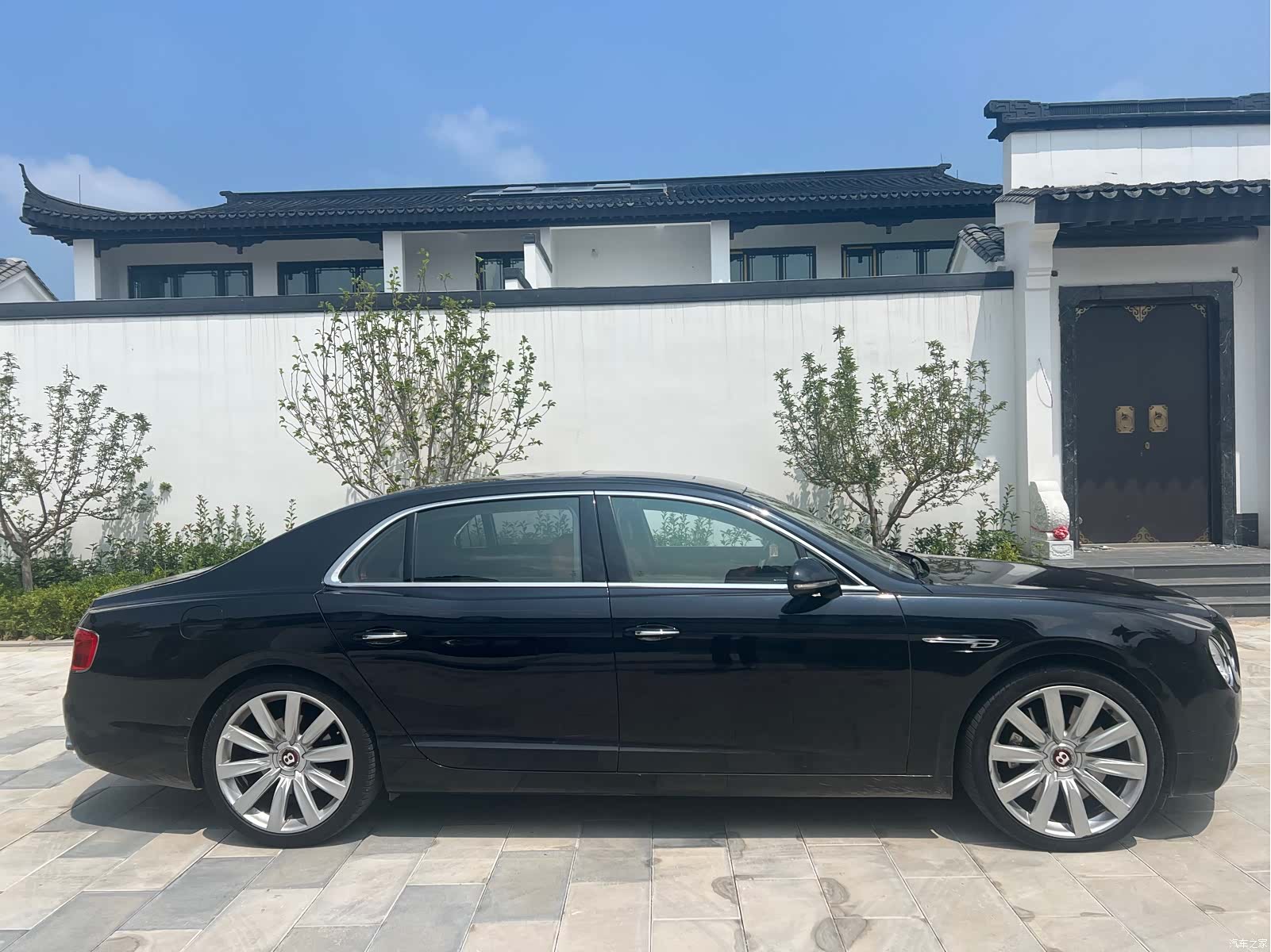 Bentley Flying Spur, 2018 2