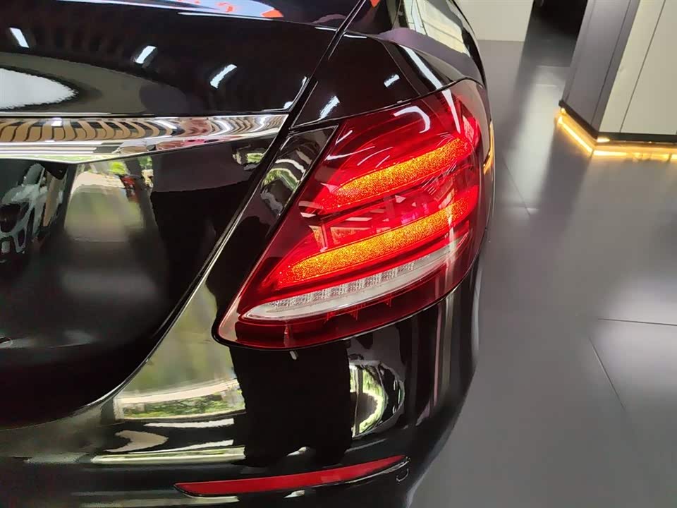 Mercedes-Benz E-class Mercedes-Benz E-class