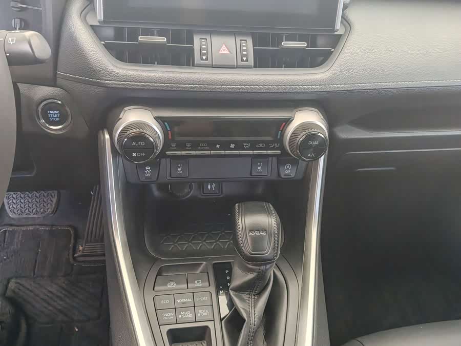 Toyota RAV4 2021, фото 12