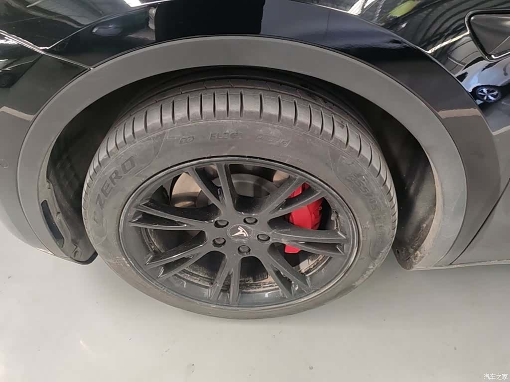 Tesla Model Y, 2023 23