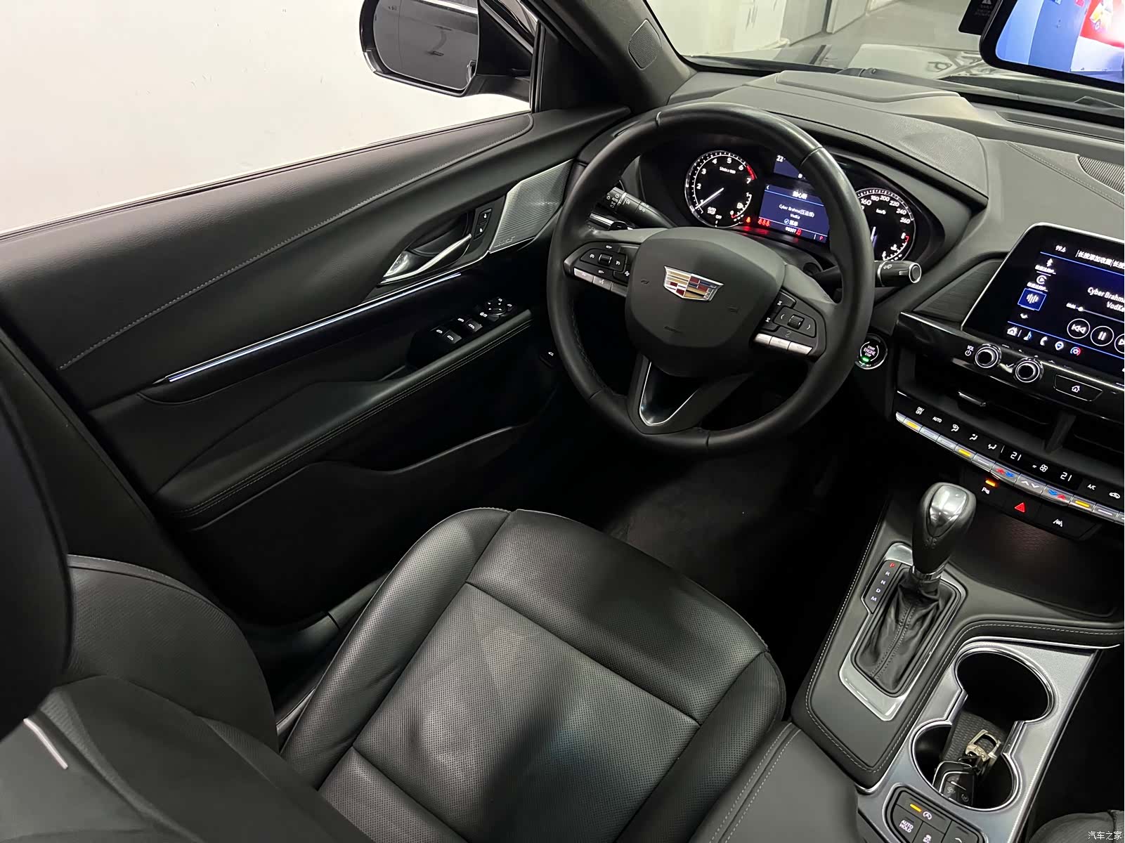 Cadillac CT4, 2023 16
