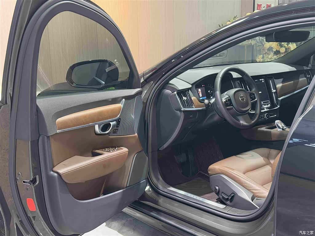Volvo S90, 2023 4