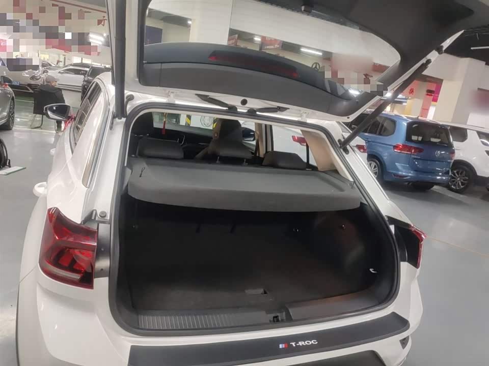 Volkswagen T-ROC exploring Songs