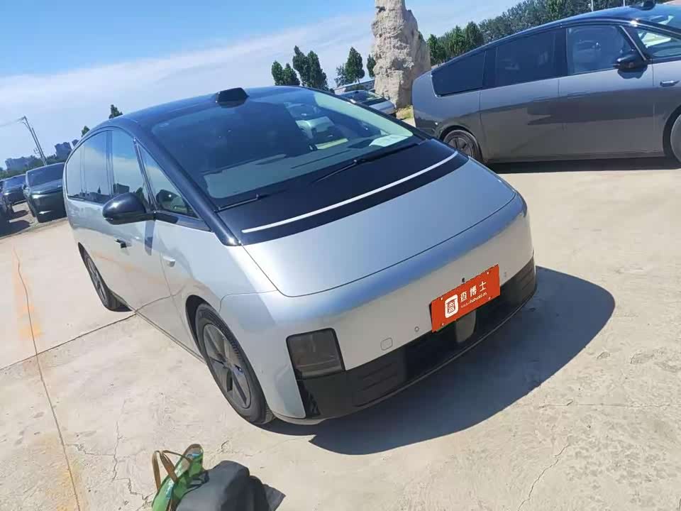 Li Auto Ideal MEGA