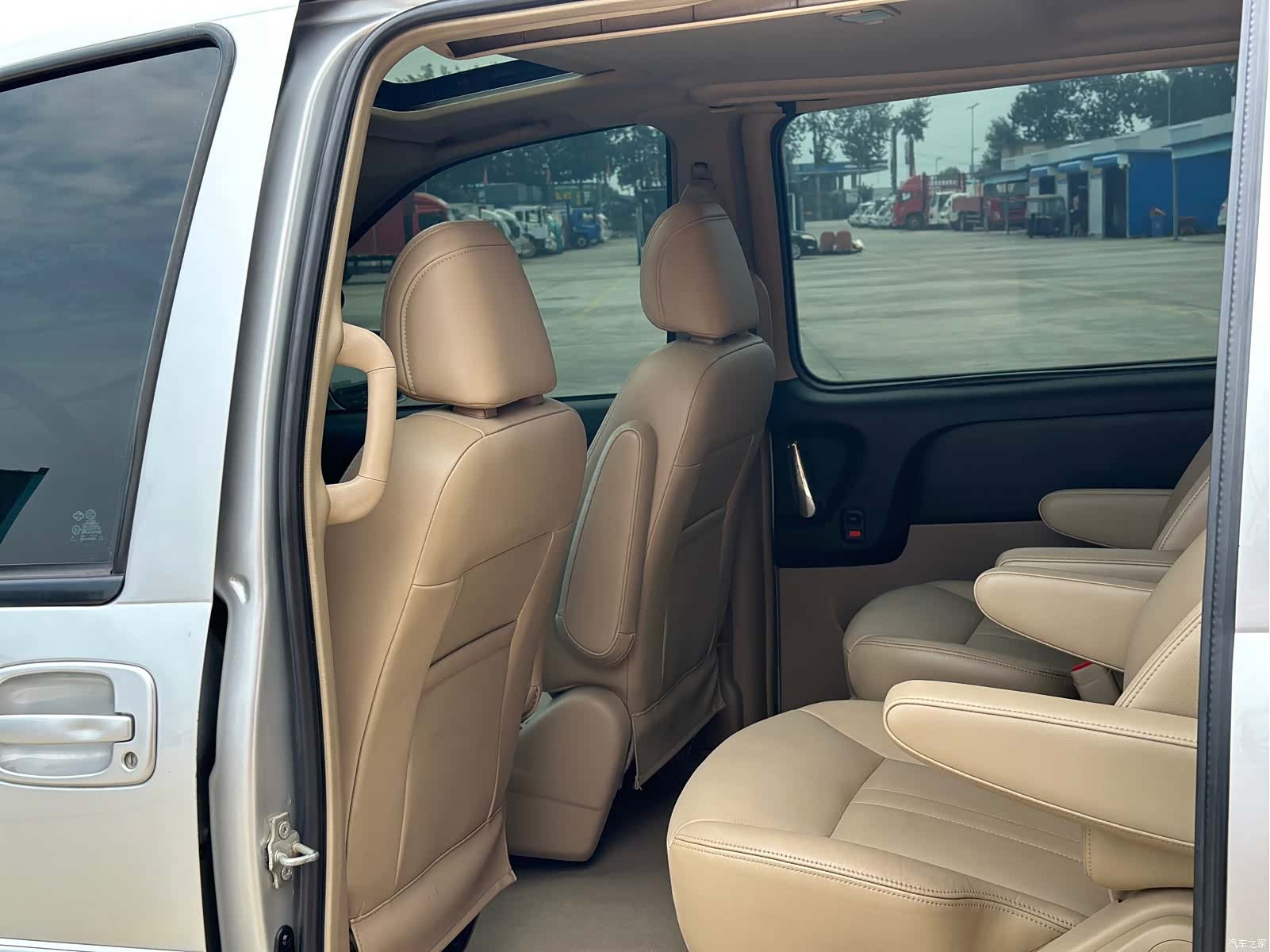 Buick GL8, 2014 4