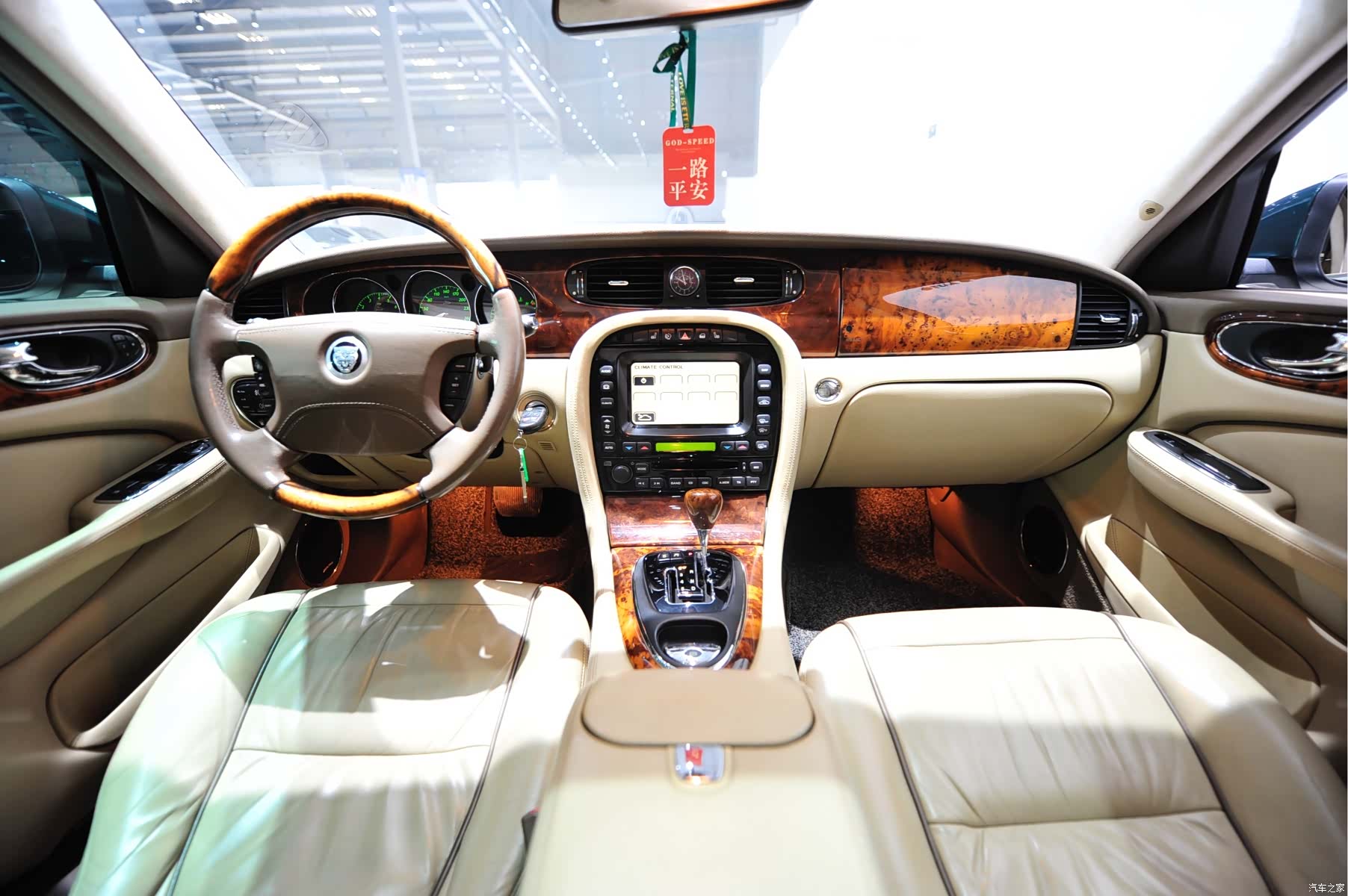Jaguar XJ, 2008 15