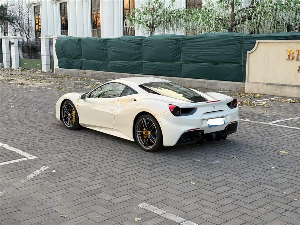 Ferrari 488