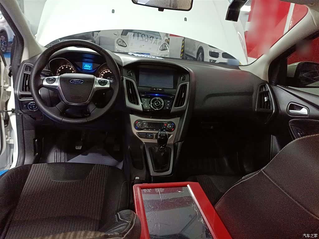 Ford Focus, 2014 6