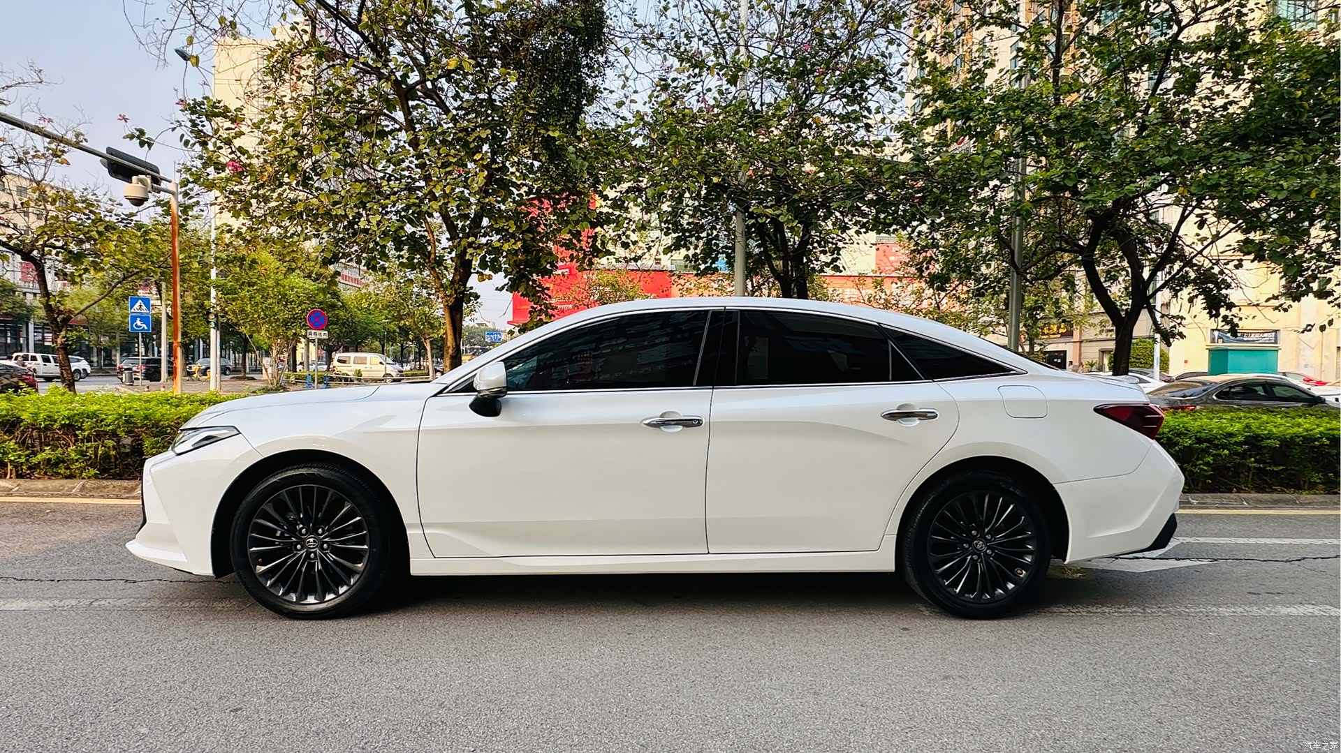 Toyota Avalon, 2023 6