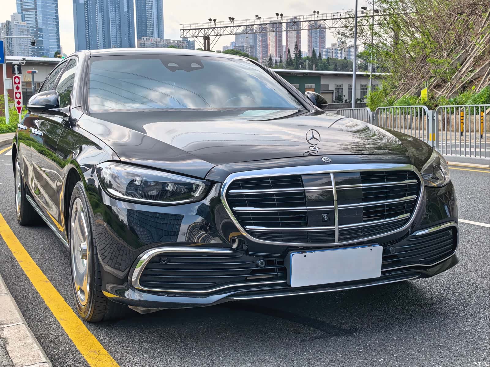 Mercedes-Benz S-Class, 2022 3
