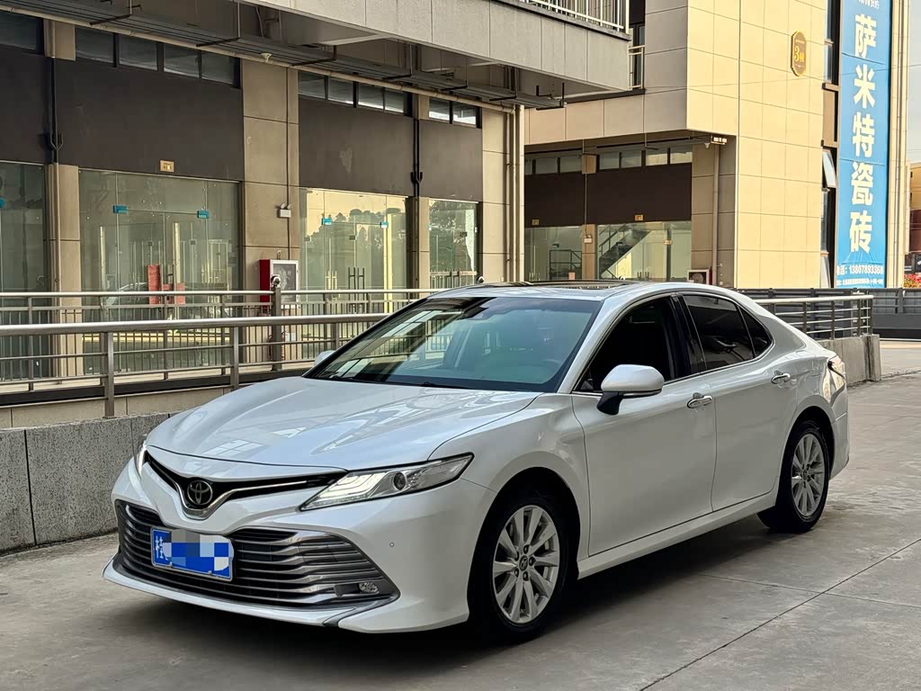 Toyota Camry 2018 2.0G Luxury