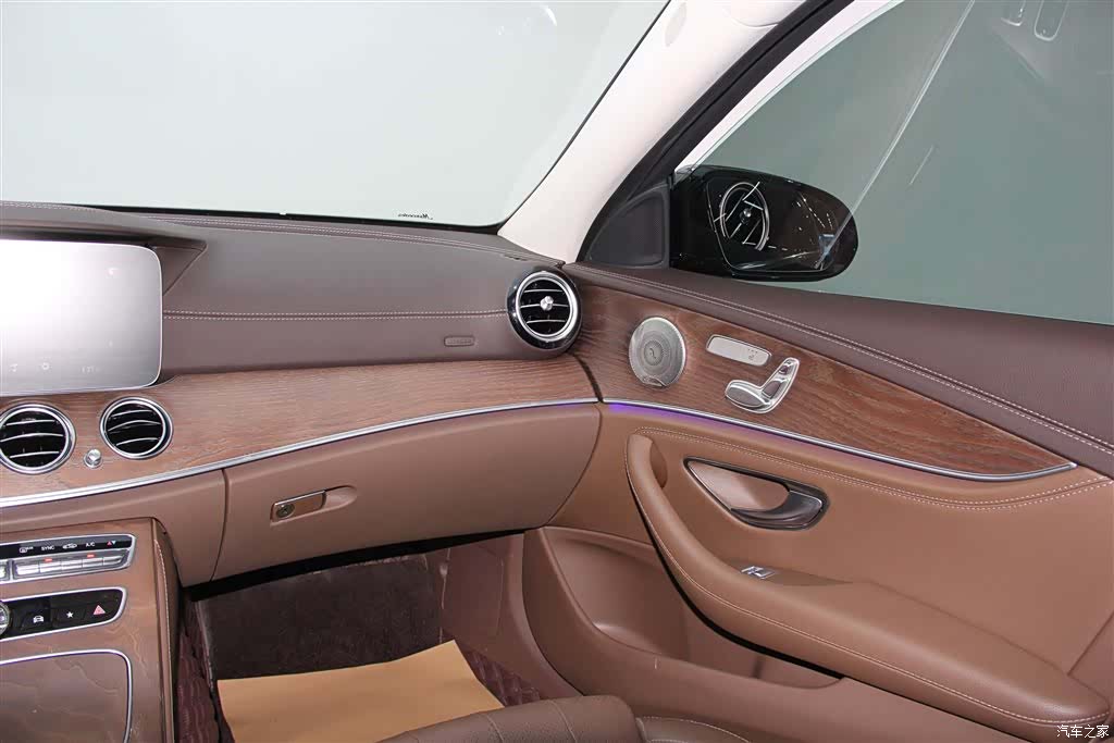 Mercedes-Benz E-Class, 2022 35