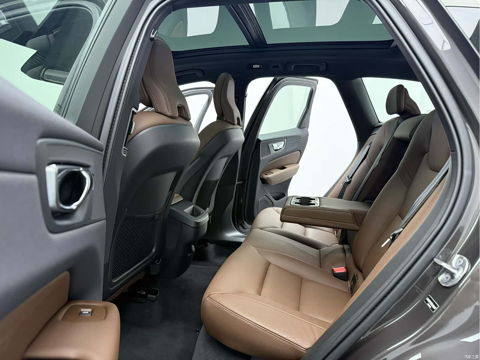 Volvo XC60, 2025 7