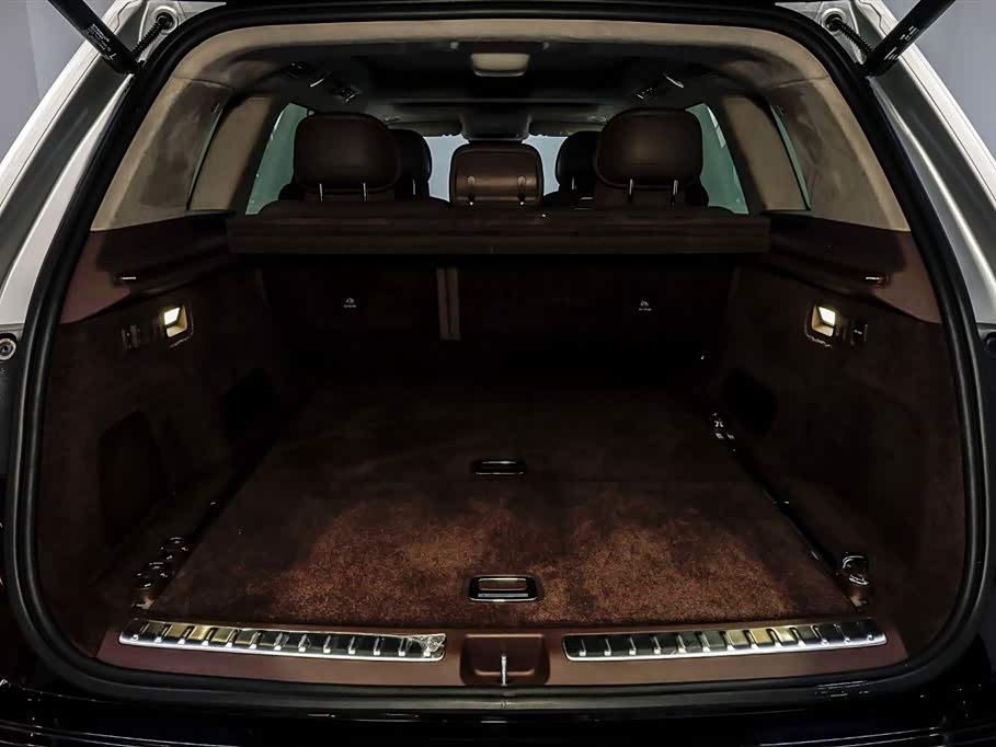 AITO Ask the world M9