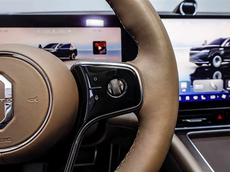 AITO Ask the world M9