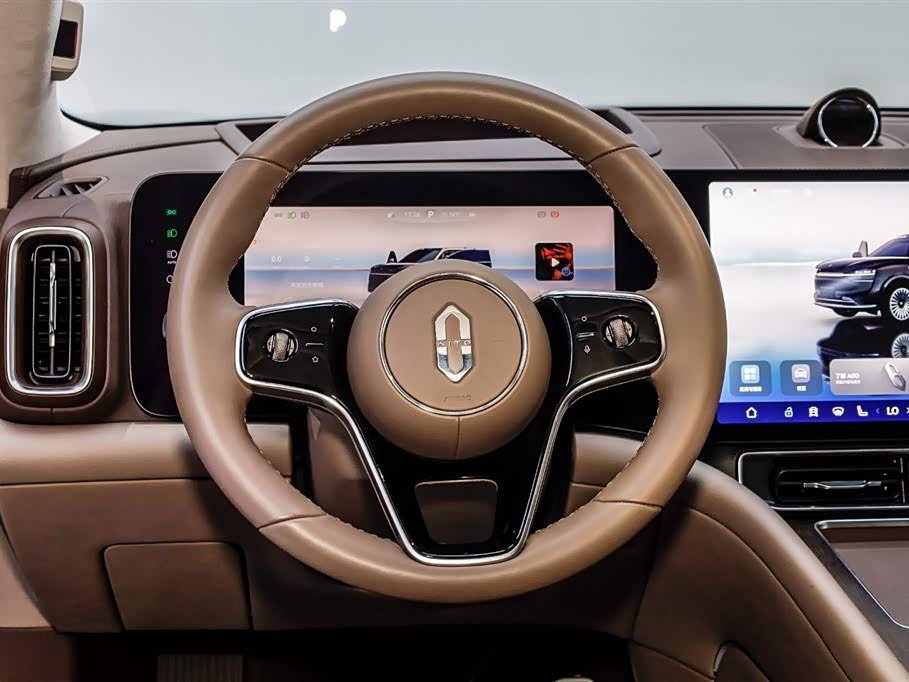 AITO Ask the world M9