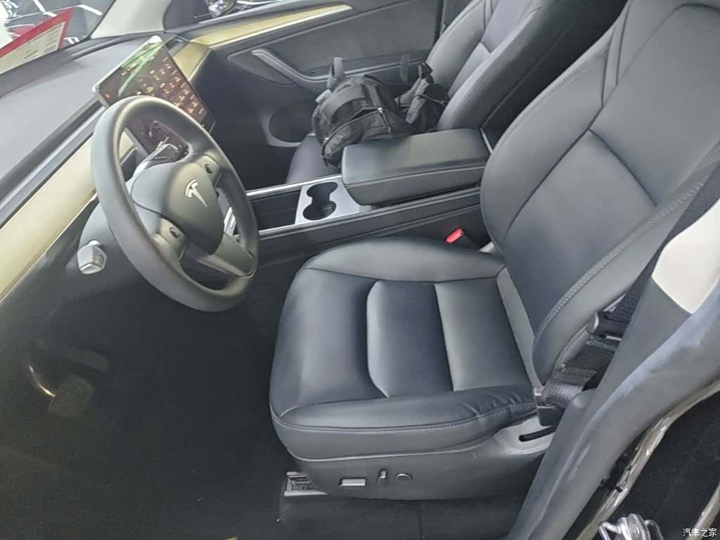 Tesla Model Y, 2022 15
