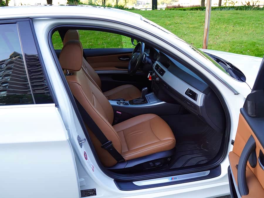 BMW 3 Series 2011, фото 15
