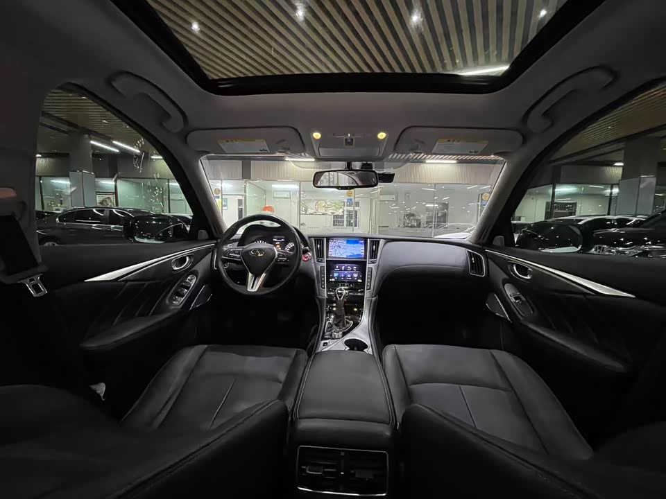Infiniti Q50L