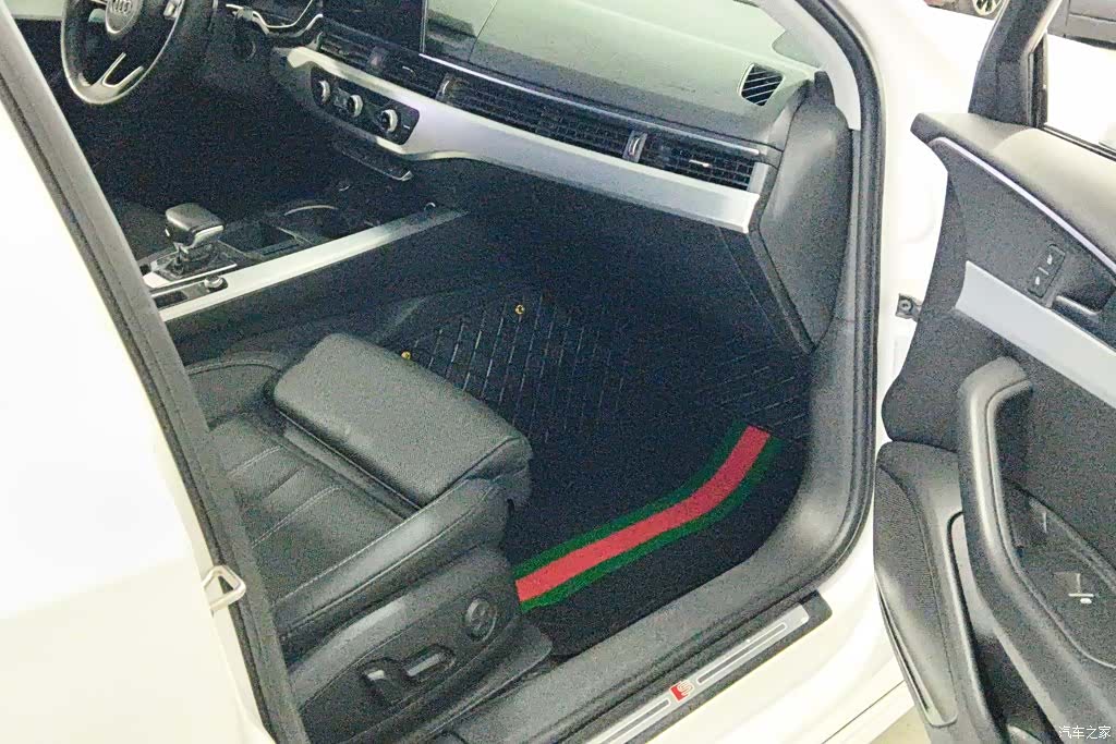 Audi A4L, 2021 8