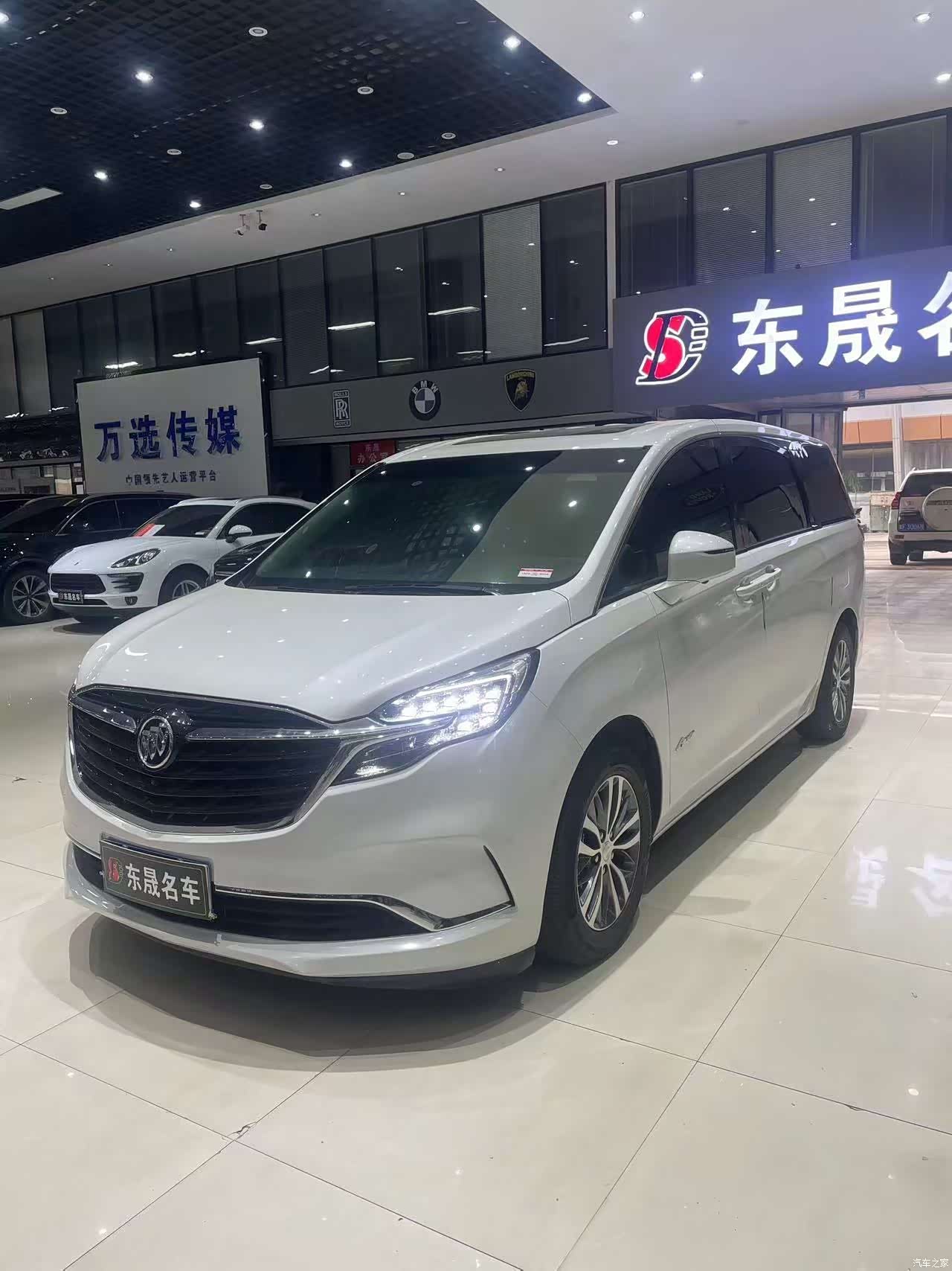 Buick GL8, 2021 3