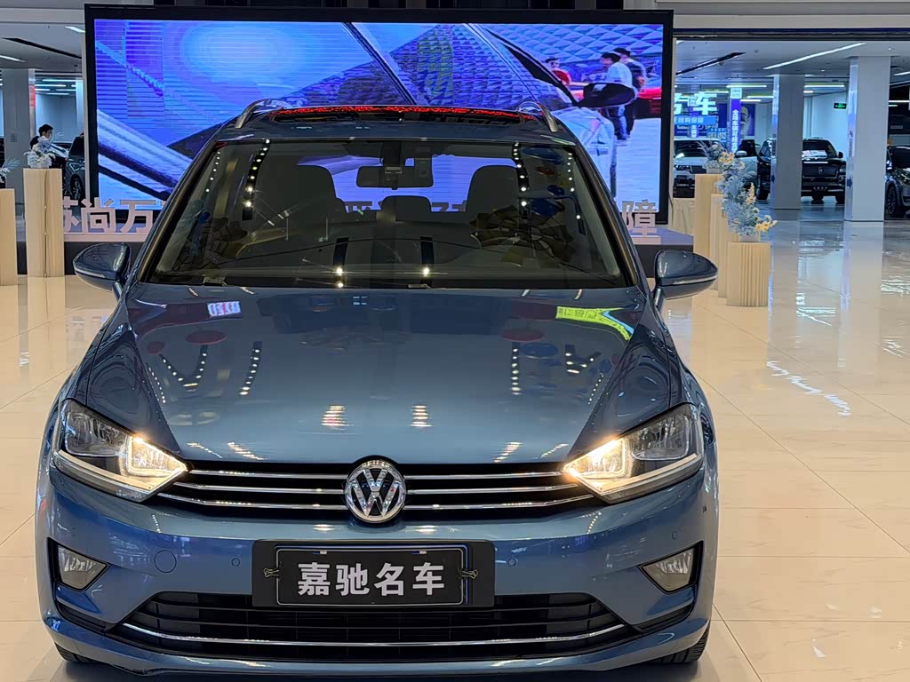 Volkswagen Golf·