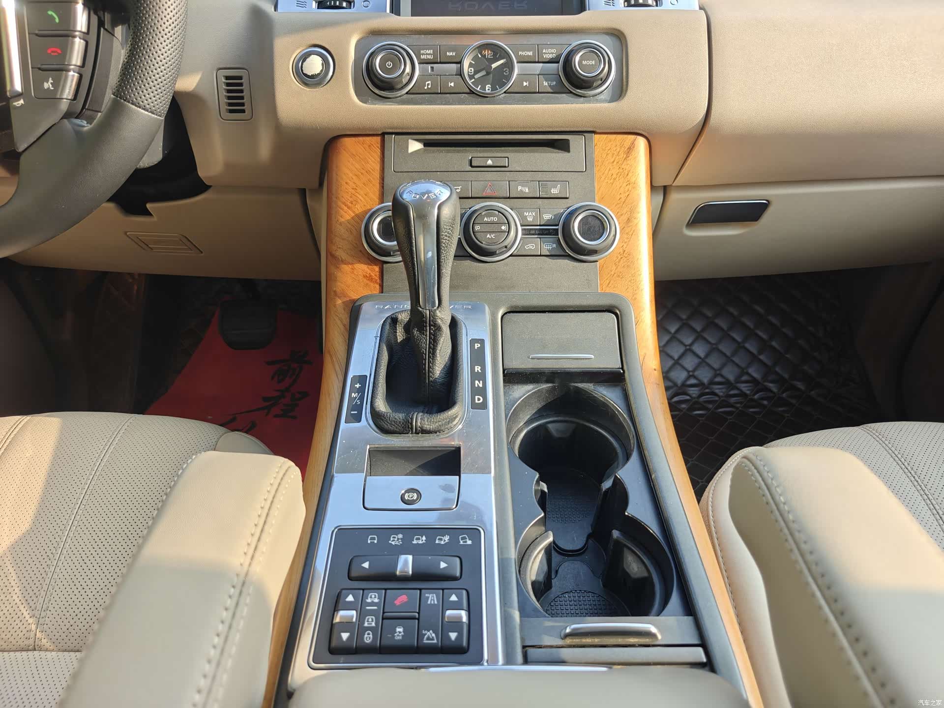 Land Rover Range Rover, 2011 14