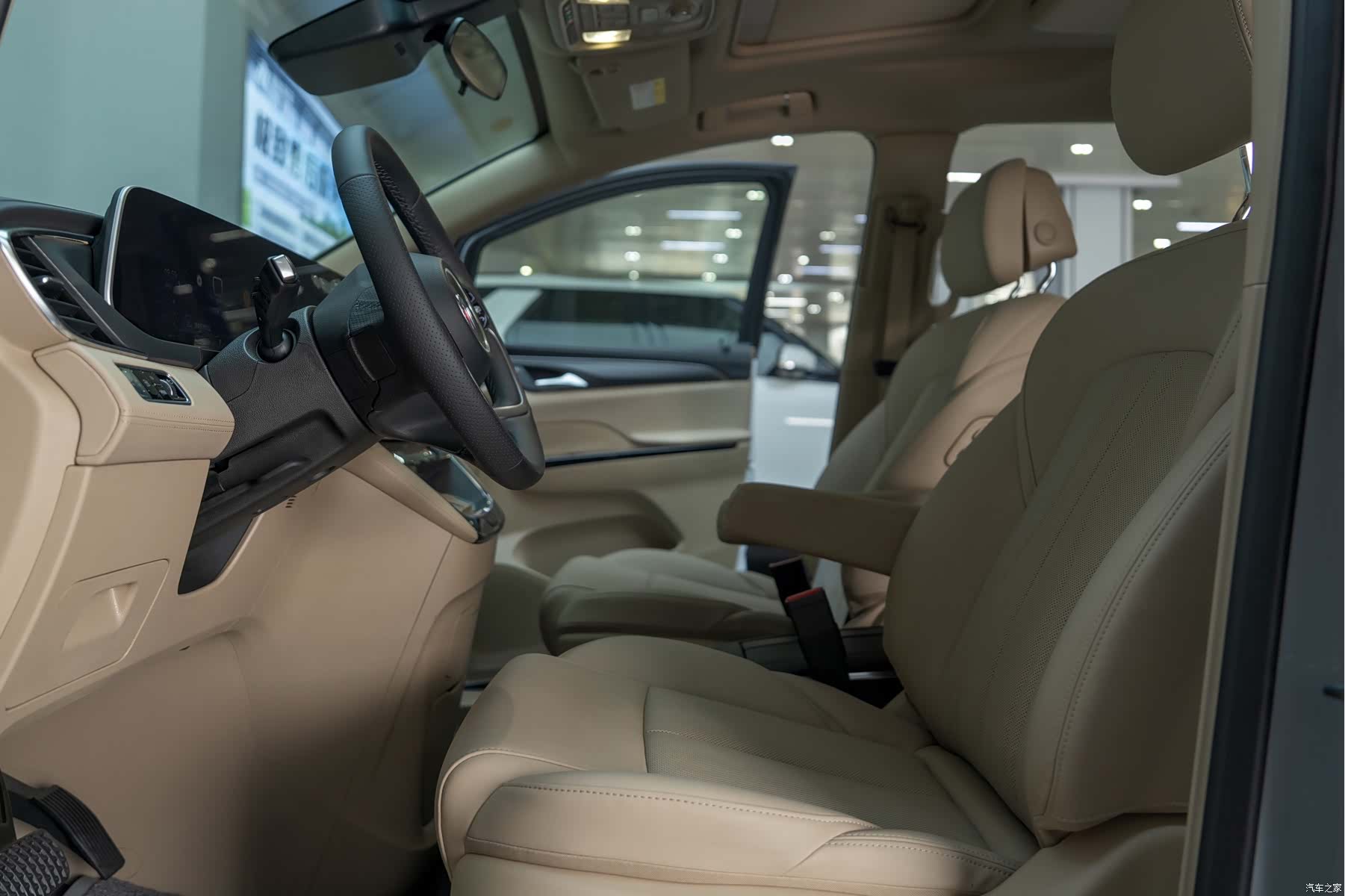 Buick GL8, 2025 11