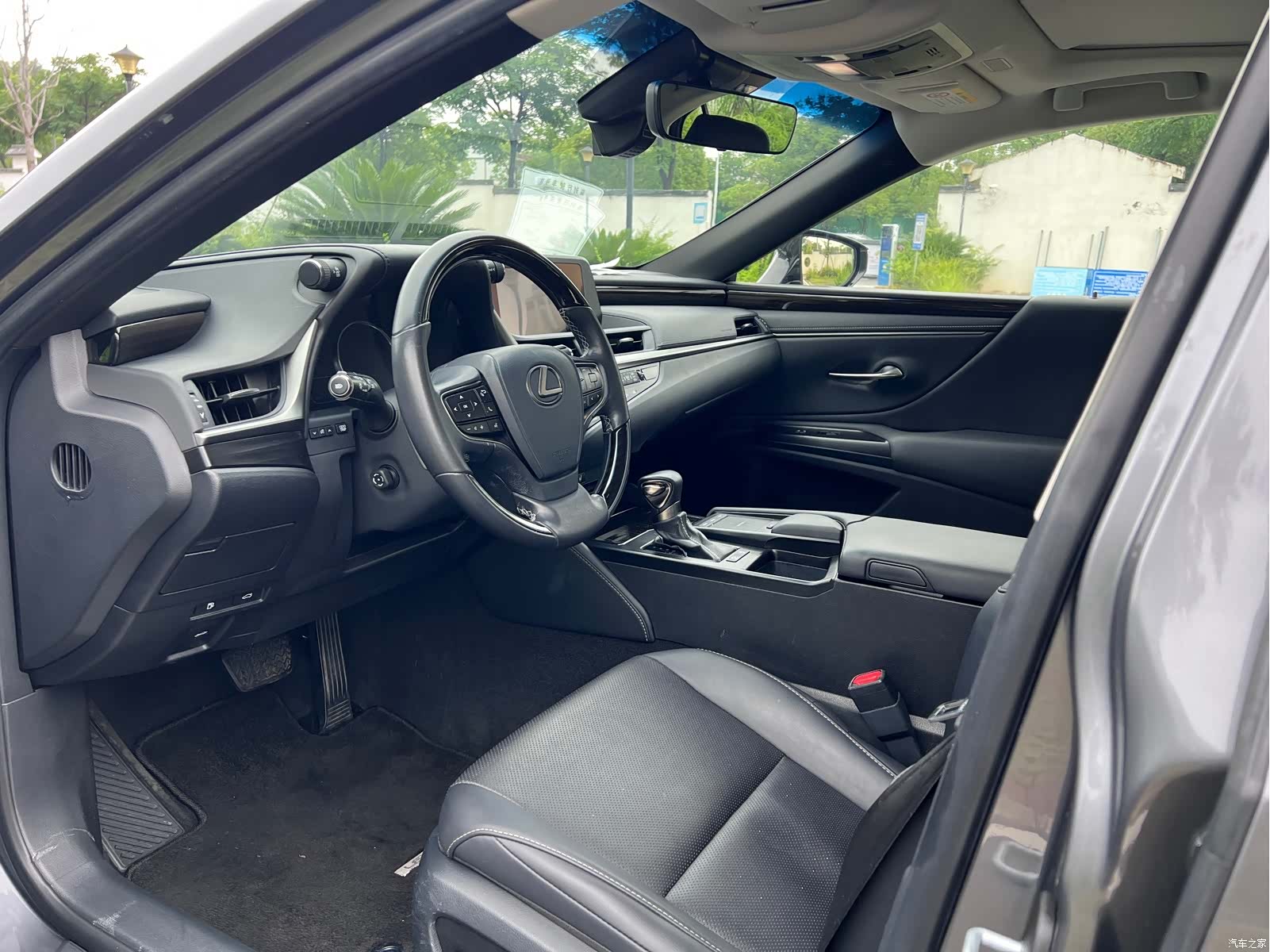 Lexus ES, 2018 9