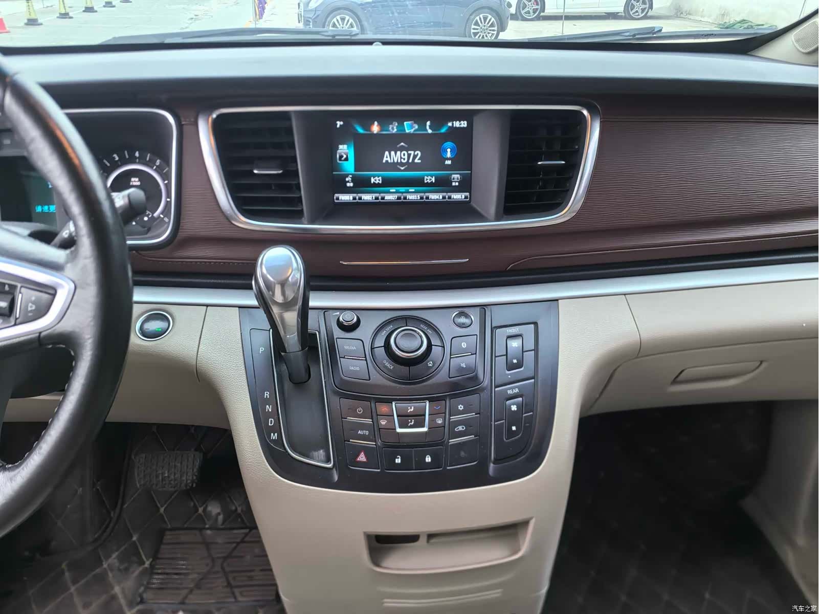 Buick GL8, 2020 10