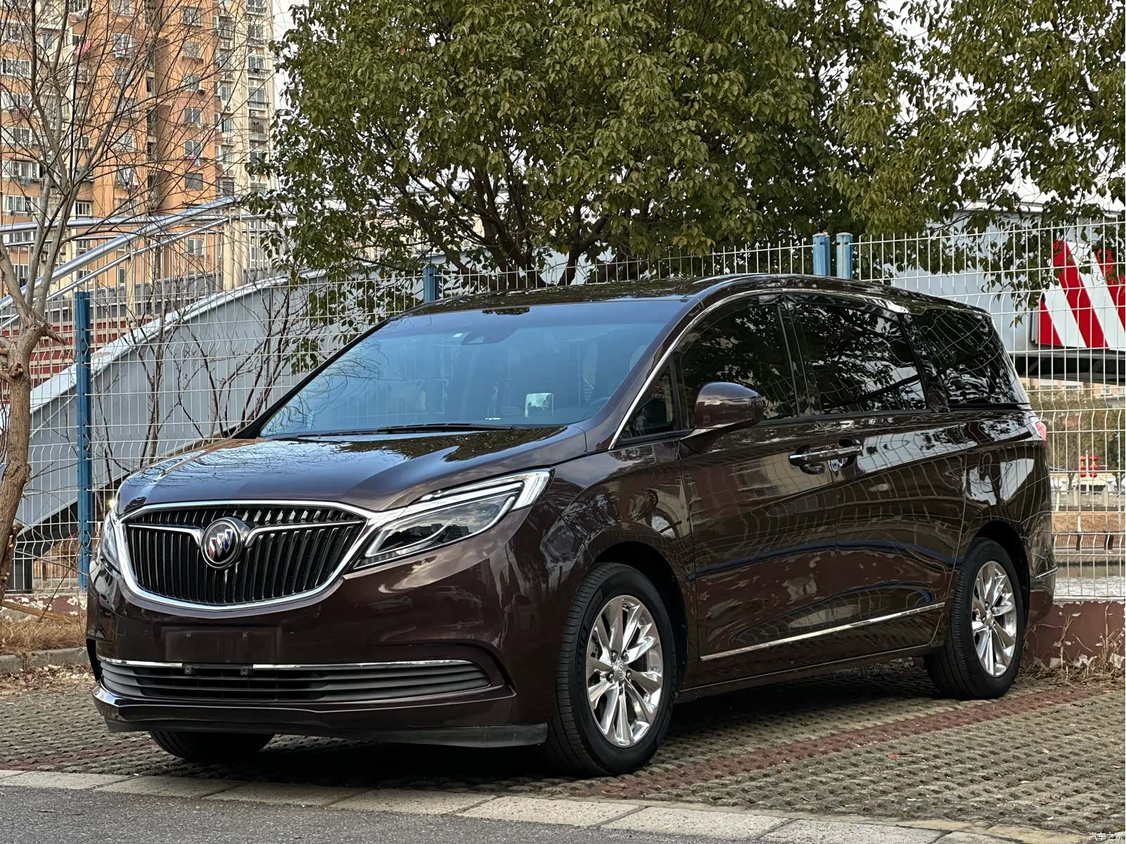 Buick GL8, 2017 1