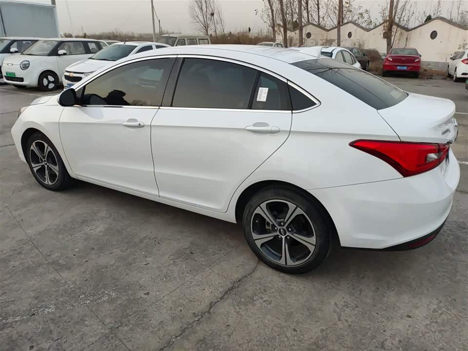 Chery Arrizo 5