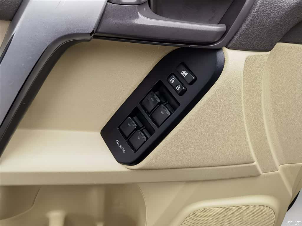 Toyota Prado, 2015 9