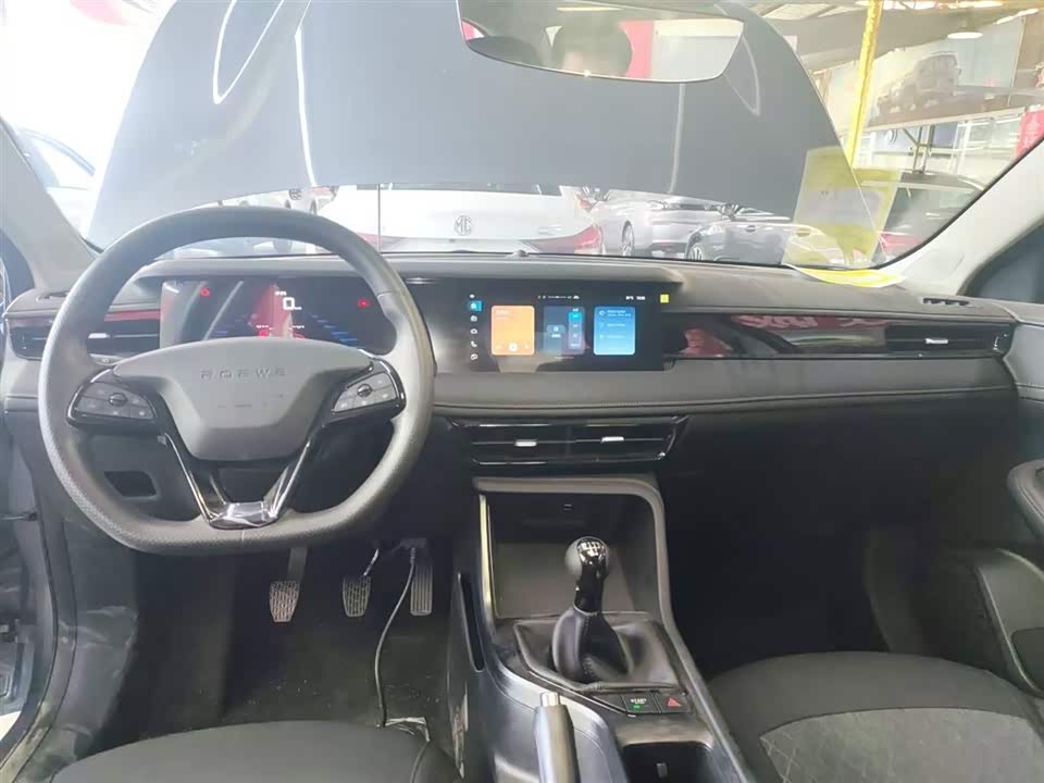 Roewe i5