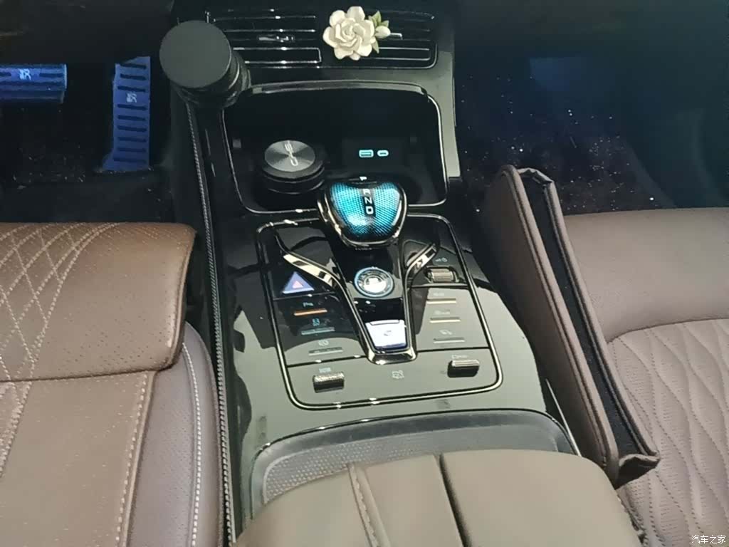 BYD Han, 2023 14