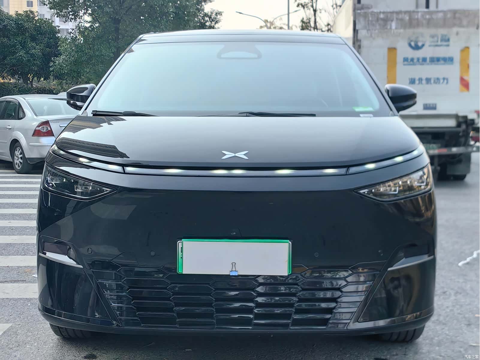Xpeng X9, 2023 2