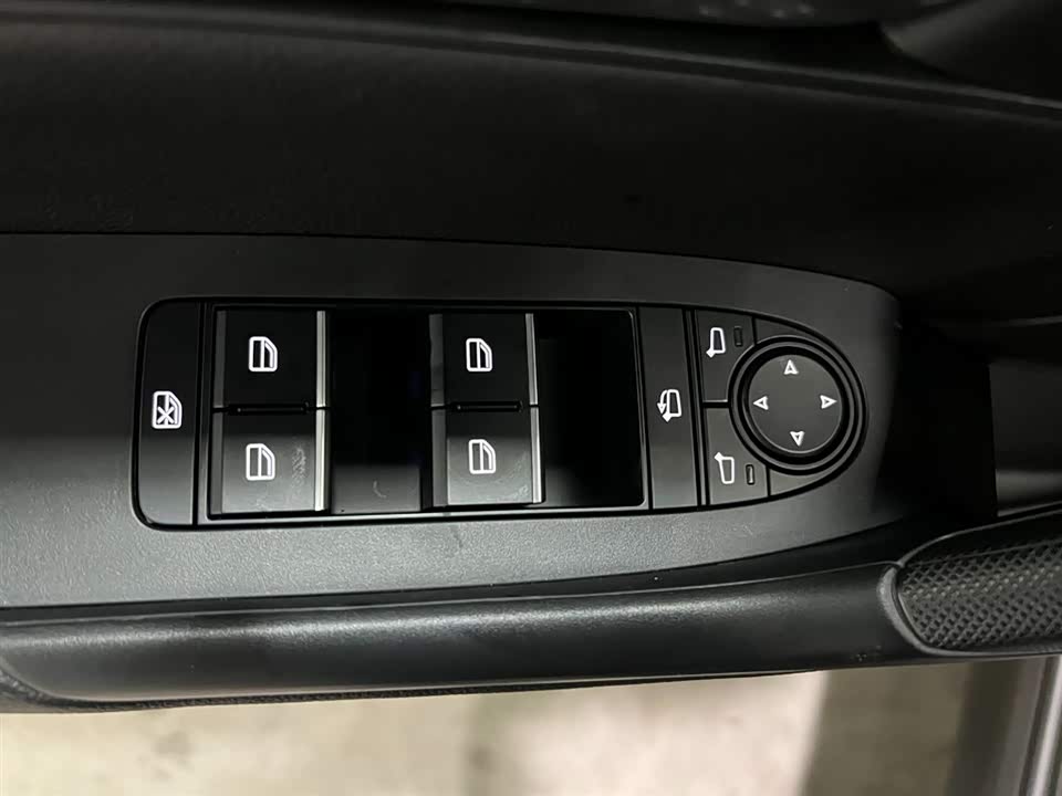 Mazda CX-50 line also