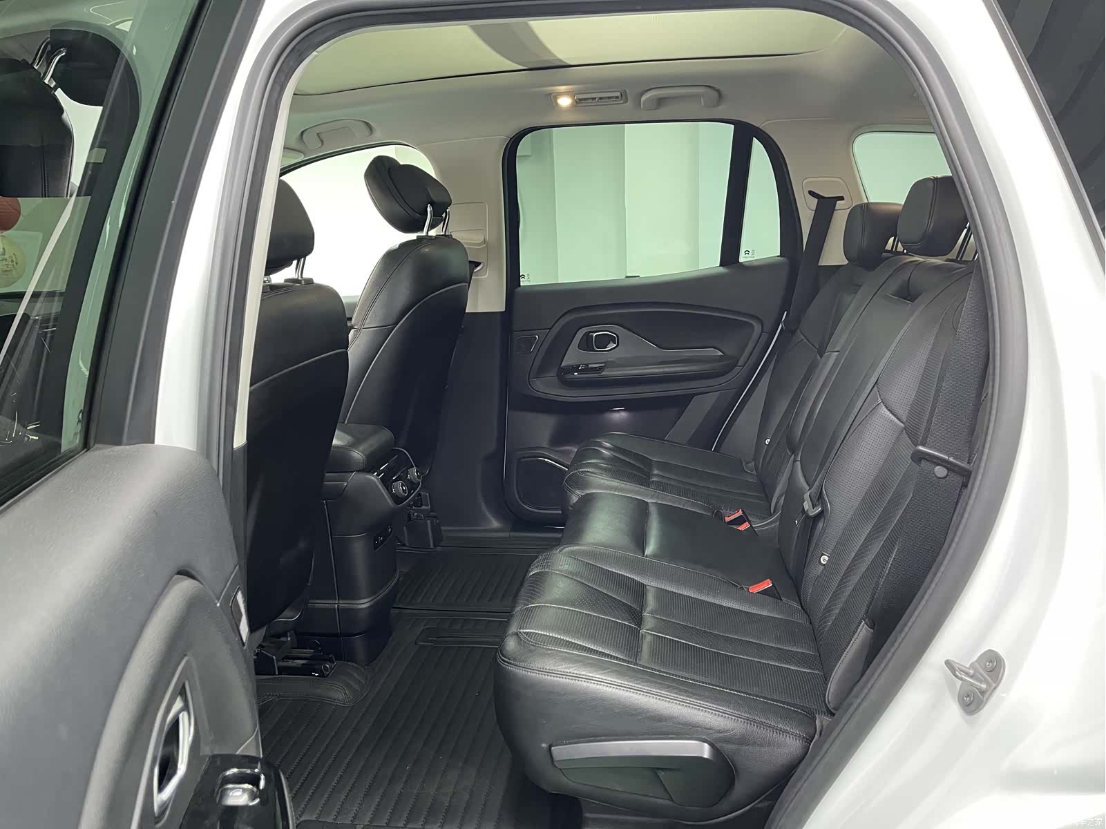 NIO ES8, 2019 9