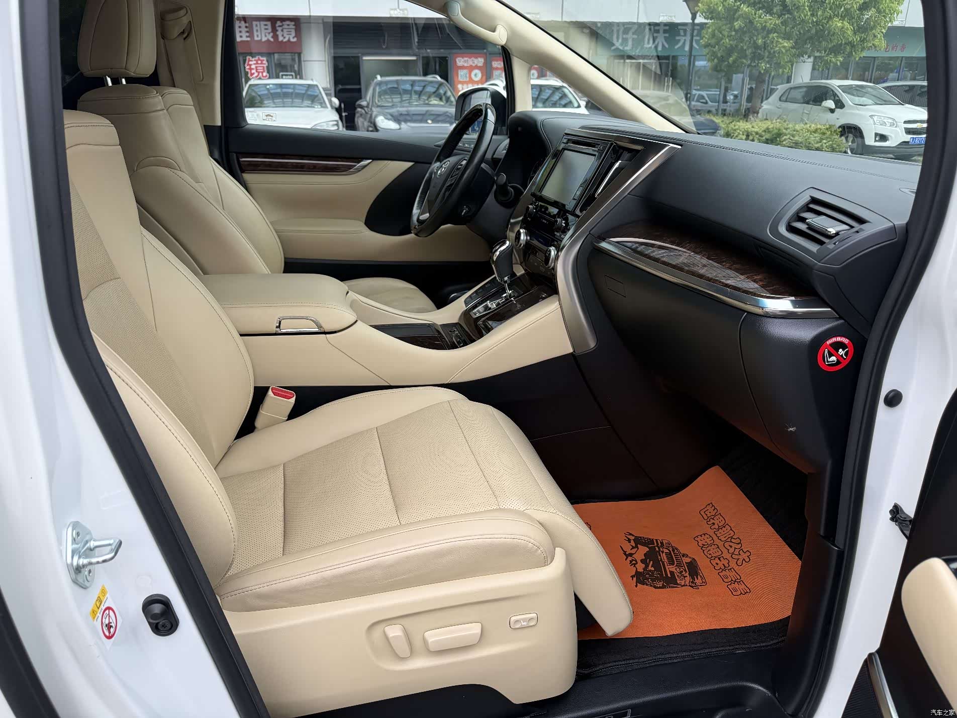 Toyota Alphard, 2019 14