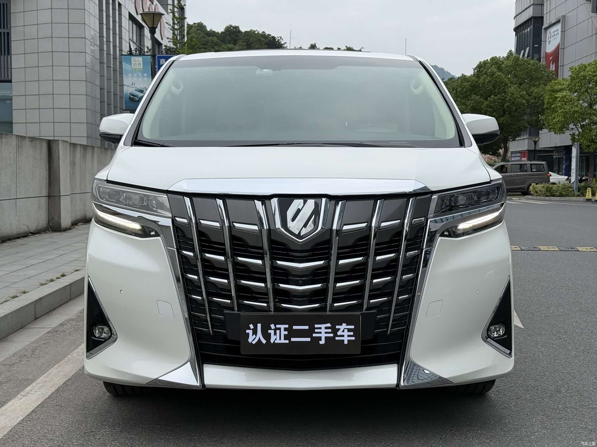 Toyota Alphard, 2019 2