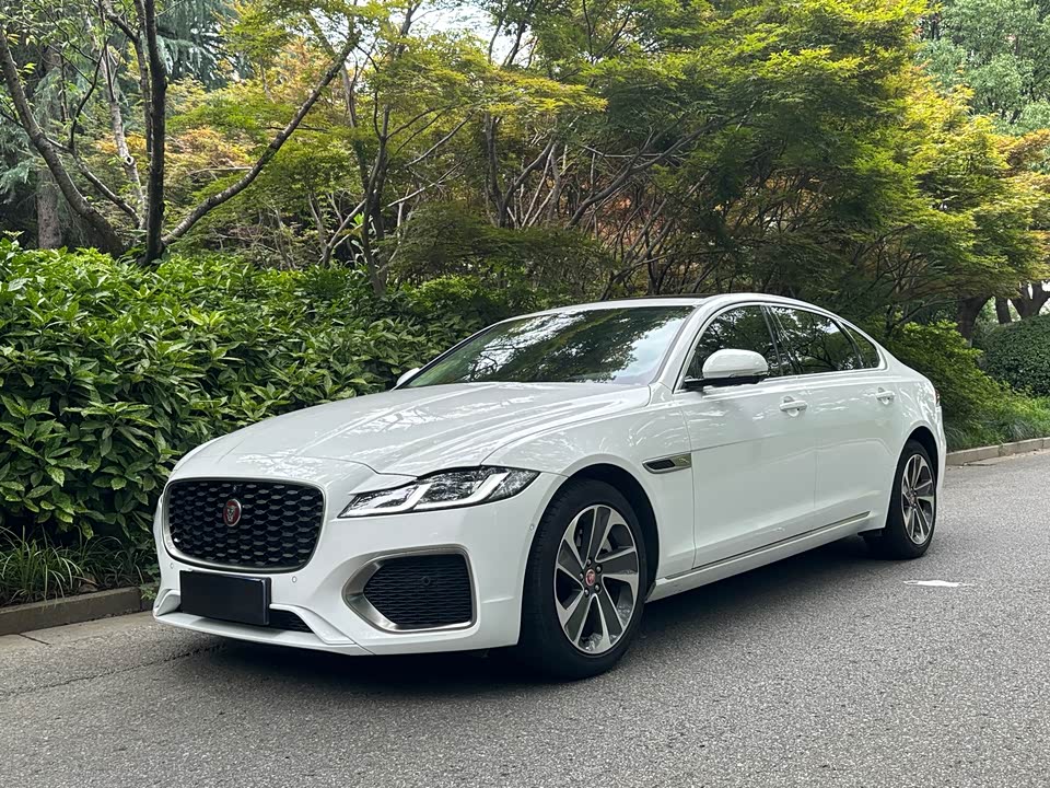 Jaguar XFL