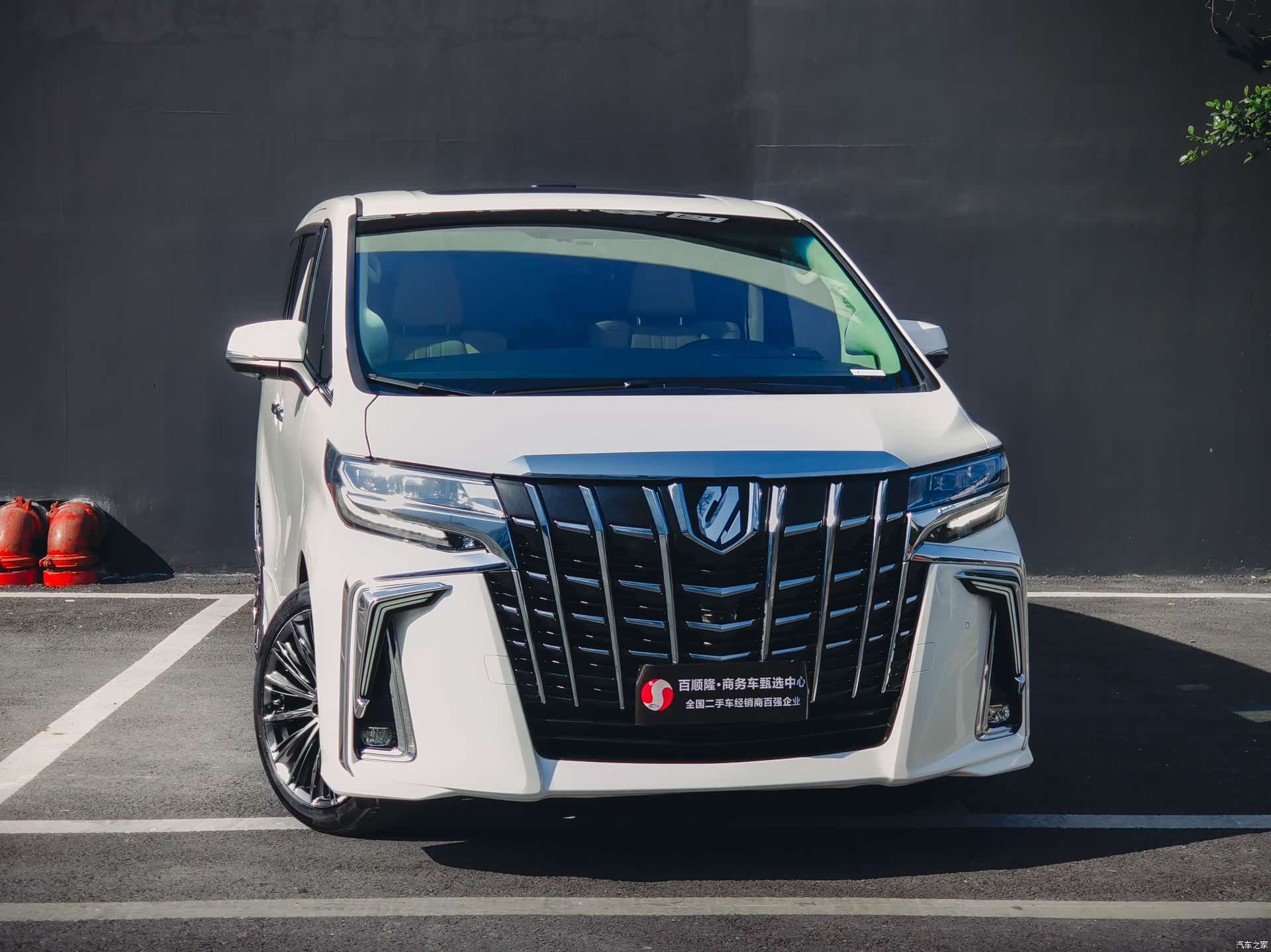 Toyota Alphard, 2018 3