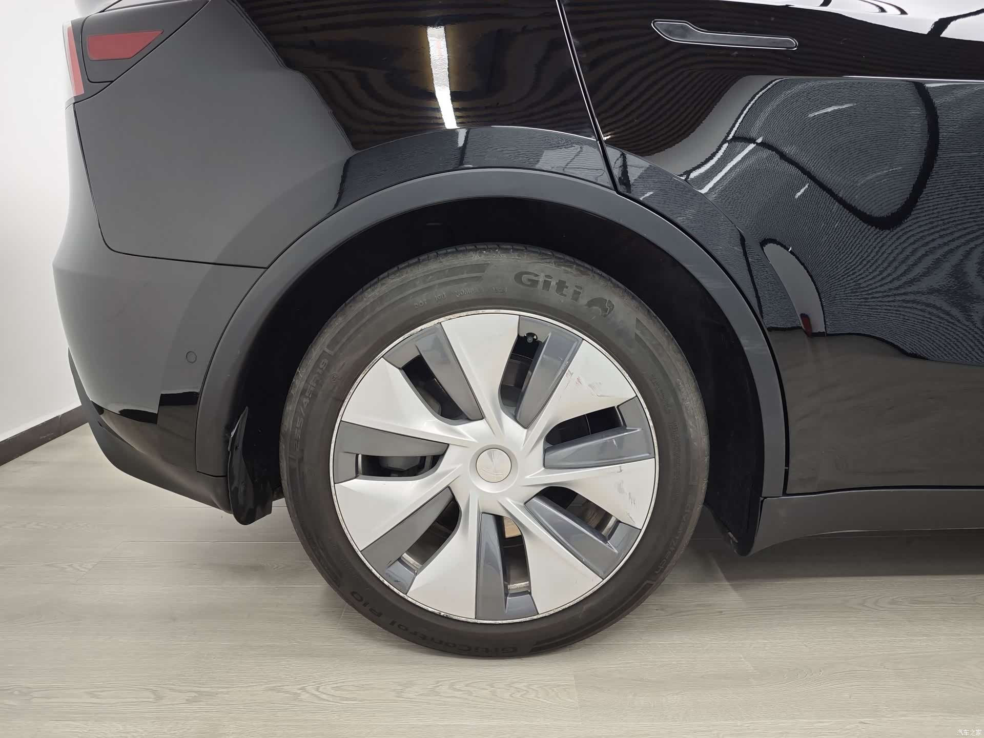 Tesla Model Y, 2022 56