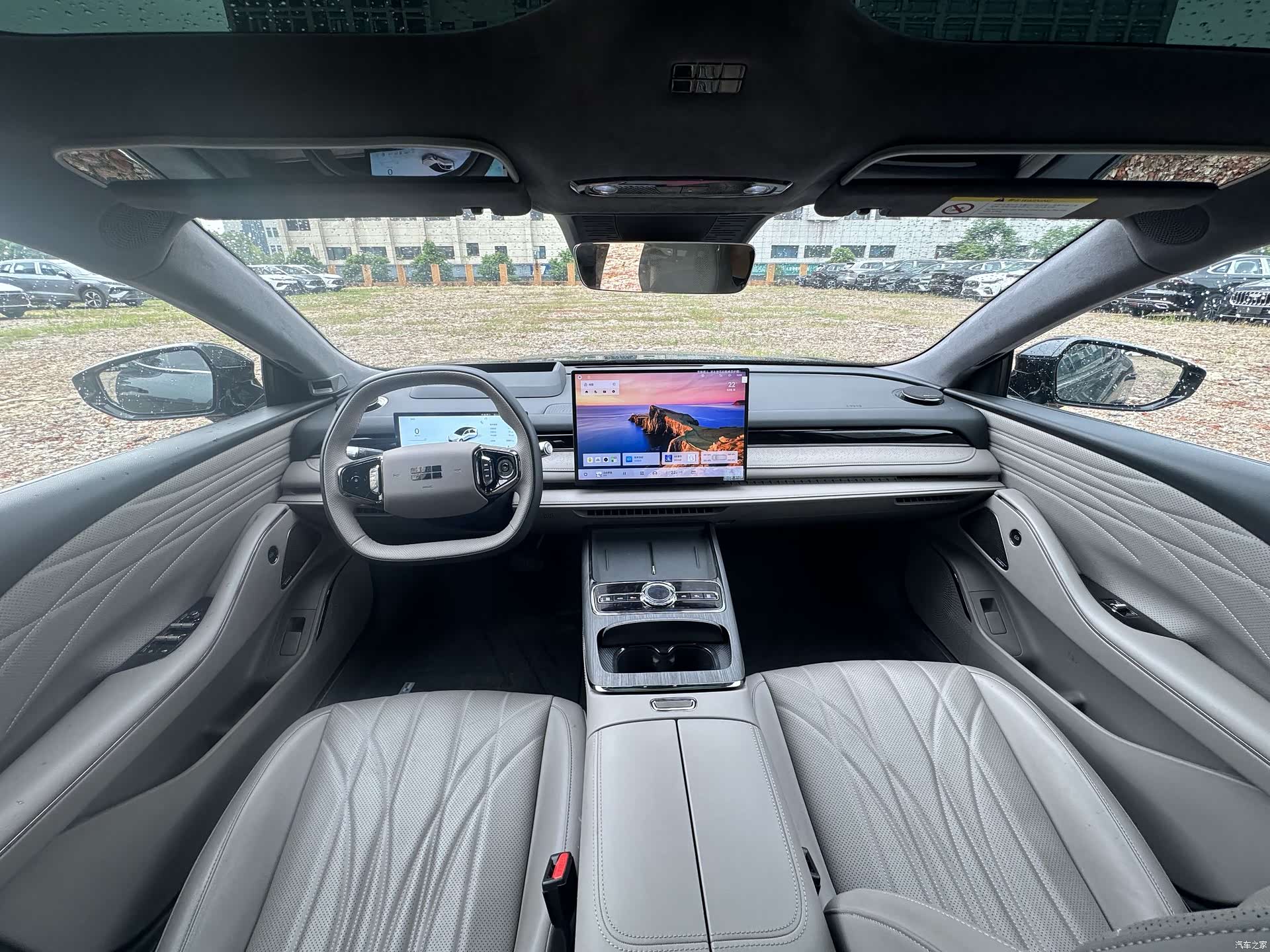 Geely 8, 2025 12